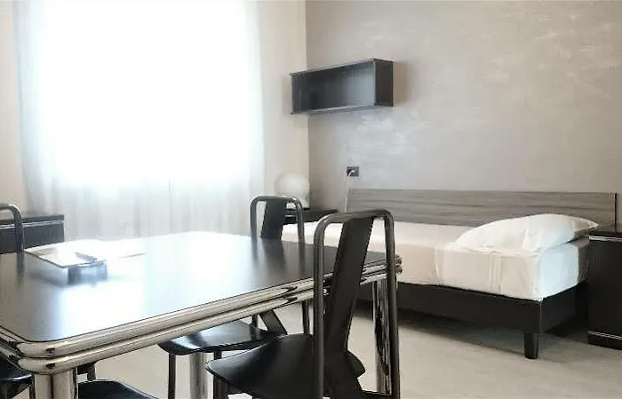 Uno Ξενοδοχείο