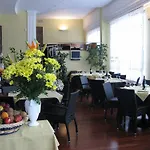 Uno Hotel