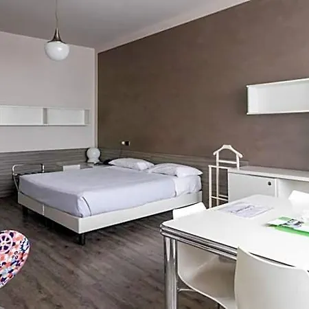 Uno 3* Turin