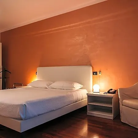 Hotel Uno 3*
