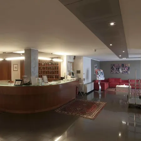 Hotel Uno 3*