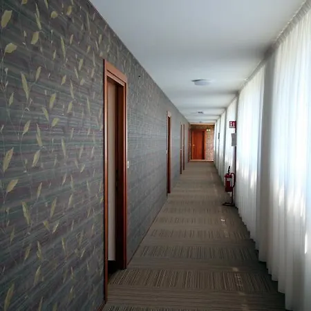 Uno Hotel