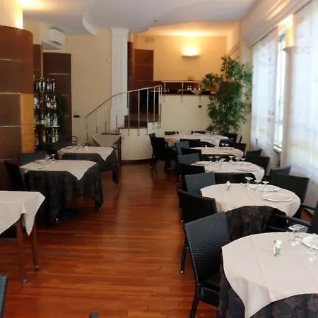 Hotel Uno 3*