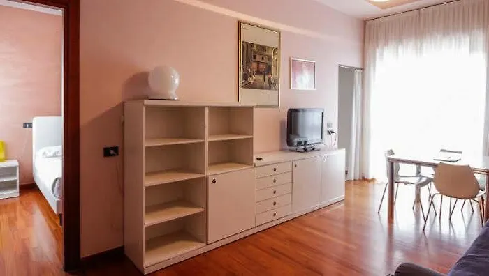 Uno Hotell