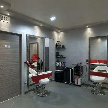 Uno Hotel 3*