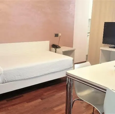 Uno 3* Torino