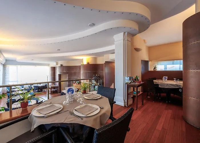 Uno Hotel 3*