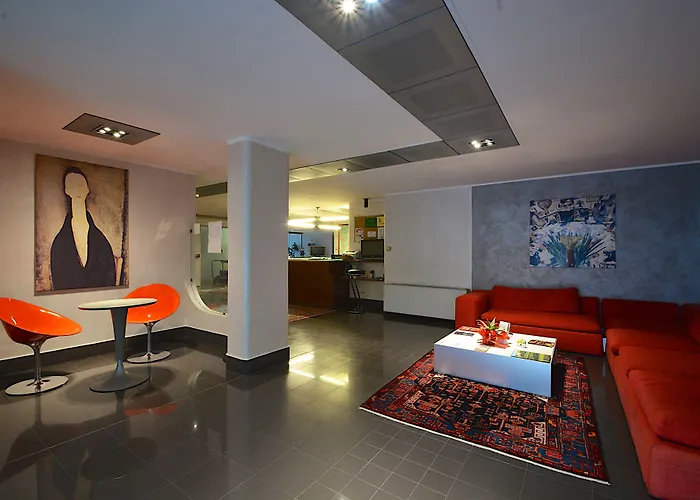 Uno Hotel 3*