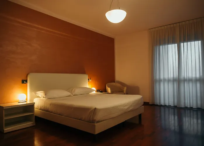 Hotel Uno 3*