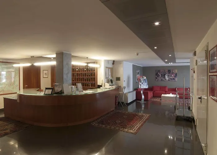Hotel Uno 3*