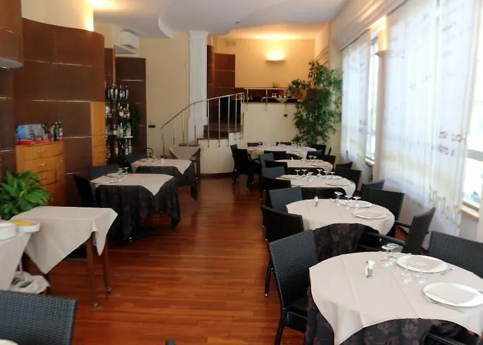 Hotel Uno 3*
